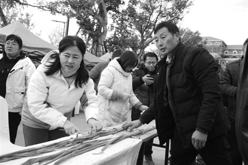 章丘“大葱状元”评选现场